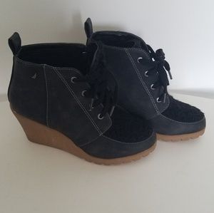 Nautica wedge embayed